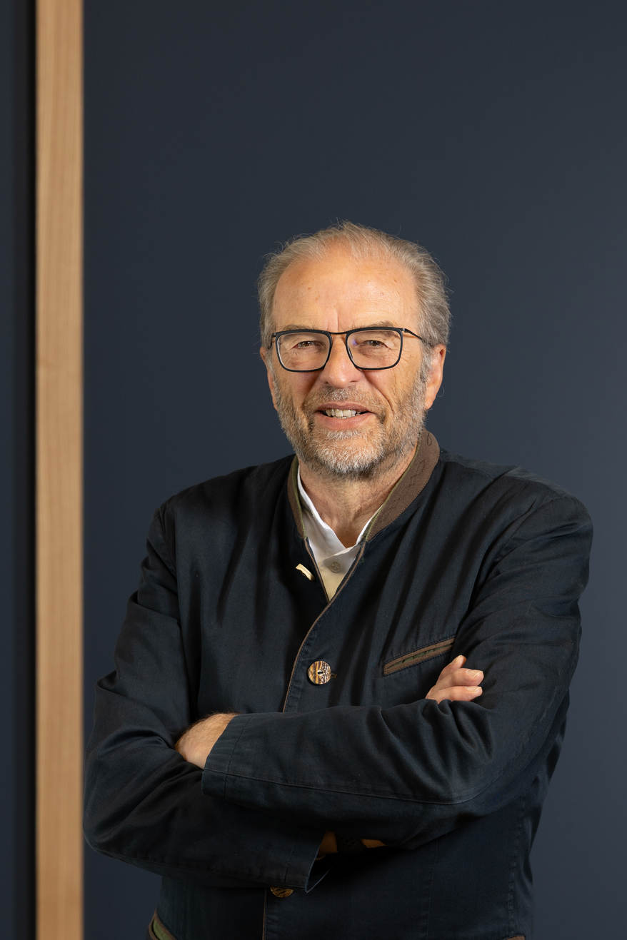 Prof. Dr. oec. Bernhard Güntert