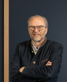 Prof. Dr. oec. Bernhard Güntert