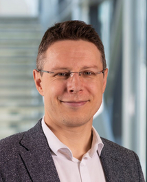 Univ.-Prof. MMag. Dr. Daniel Varro